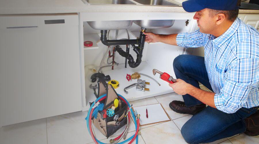 Expert burst pipe repair services in Shongaloo, LA